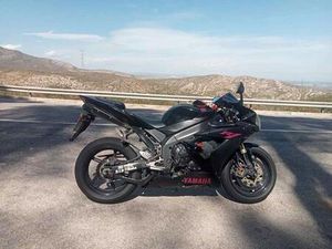 YAMAHA - YZF R1