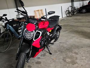 DUCATI DIAVEL V4