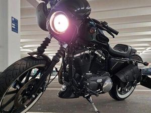 HARLEY-DAVIDSON SPORTSTER IRON CAFÉ RACER XL883N