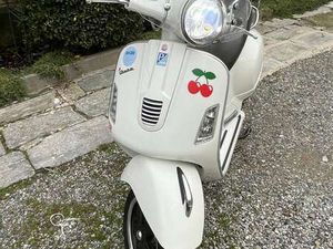VESPA GTS SUPER SPORT 300 BIANCO