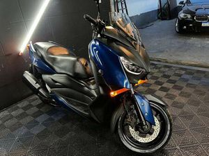 YAMAHA XMAX 250