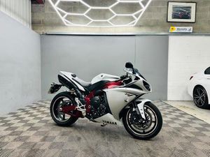 YAMAHA R1 1000 998 CC