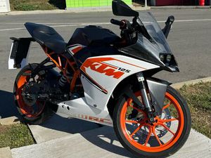 KTM RC 125 125 CM3, 2016 GOD.
