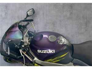 VENDO GSXR 750 IMPECÁVEL ATOUGUIA DA BALEIA