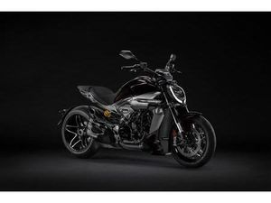 DUCATI X DIAVEL V4
