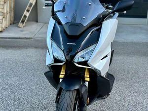 HONDA FORZA 750 BIANCO