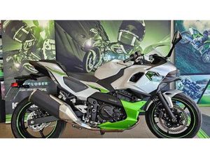 VENDO KAWASAKI NINJA 7 HYBRID (2024 - 25) USATA A ASCOLI PICENO (CODICE 9885813) - MOTO.IT