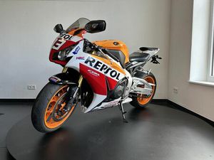 HONDA CBR 1000 RR ABS *REPSOL ERSTE HAND*