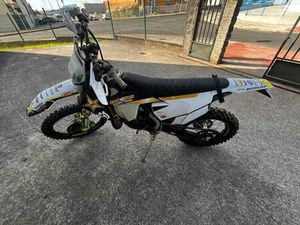 HUSQVARNA - ROCKSTAR 300 2T