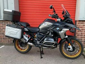 BMW R 1250 GS TE TRIPLE BLACK,ONLY 1,100 MILES,FULL LUGGAGE,SAT NAV,GOLD RIMS