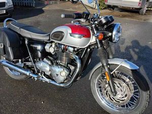 2017 66 TRIUMPH BONNEVILLE T120 T 120 1200 RED 1289 MILES CLASSIC STYLING