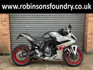 SUZUKI GSX 800 FRQM4 GSX-8R 776 SUPER SPORTS PETROL MANUAL EURO 5 (83 PS) 776 CC