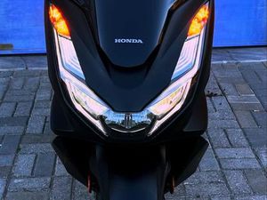 OPORTUNIDADE ÚNICA! PCX 125 CC BENFICA