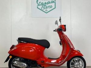 VESPA PRIMAVERA 125 IGET ORANGE IMPULSIVO
