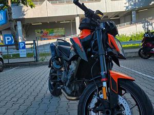 KTM 890 DUKE TECH PACK AKRAPOVIC UVM