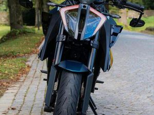 KTM 1290 SUPER DUKE R