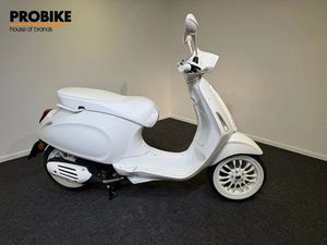 VESPA SPRINT 50 SPARKLE WHITE • 2022