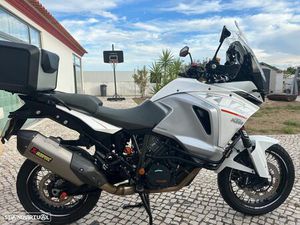 KTM 1290 SUPER ADVENTURE SUPER ADVENTURE T