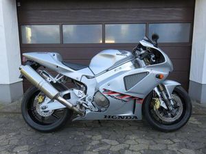 HONDA VTR 1000 SP1 NUR 27400 KM