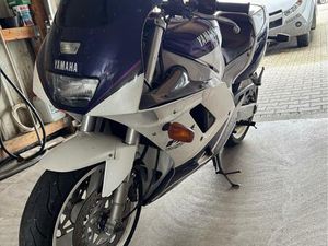 YAMAHA FZR 1000 3 LE SUPERBIKELENKER