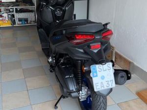 YAMAHA XMAX 125