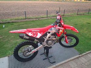 ② HONSA CRF250 2026 MET 7.4 UUR. CRF 250