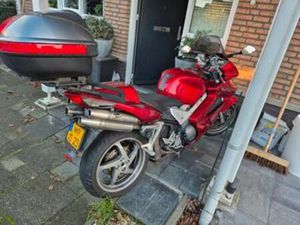 HONDA VFR 800 UIT 2006. KLEUR CANDY GLORY RED — MOTOREN | HONDA — MARKTPLAATS