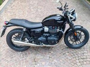 TRIUMPH STREET TWIN 900