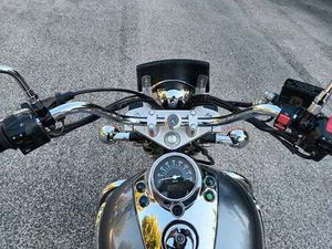 SUZUKI - INTRUDER 250