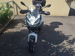 À VENDRE: BMW F900XR