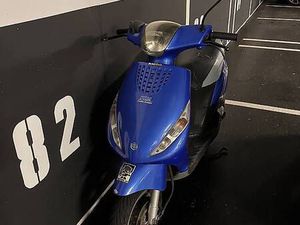 SCOOTER PIAGGIO ZIP 100 CANTON TESSIN -