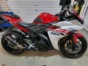 2015 YAMAHA R3