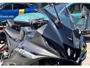 YAMAHA R125 R125 YZF-R125 MODELE 2025 SALON BIELSKO BIALA ASO BENZYNA 15KM