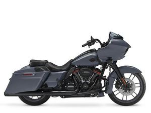2018 HARLEY-DAVIDSON® CVO™ ROAD GLIDE® BLACK EARTH & VIVID BLACK