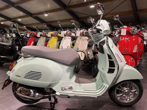② VESPA GTS 310 CLASSICA