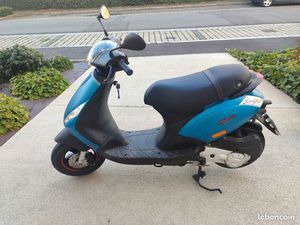SCOOTER PIAGGIO ZIP 4T