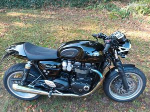 TRIUMPH THRUXTON