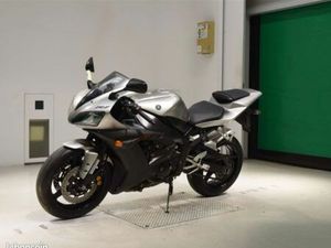 YAMAHA R1 POUR PISTE