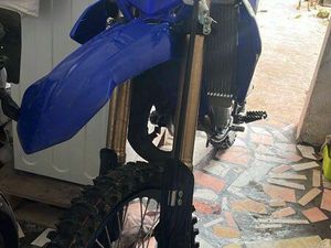 MOTO CROSS A VENDRE RAPIDEMENT