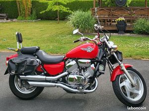 MOTO VFC 750 HONDA EXCELLENT ETAT