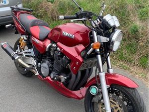 YAMAHA XJR 1200