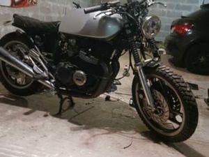 MOTO SCRAMBLER 600