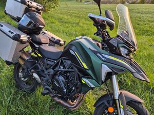 BENELLI TRK 702■4000 KMS■ CYLINDRÉE : 700 CC■VERT MAT ■ EQUIPÉE KIT 3 VALISE ALU +CARPLAY ANDOÏDE■PERMIS A ■MOTO NEUF TREP