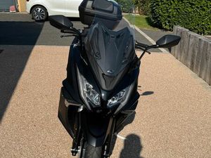 KYMCO AK 550