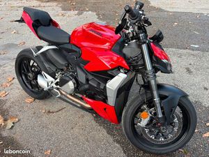 MOTO DUCATI STREETFIGHTER