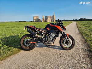 KTM DUKE 790