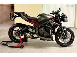 TRIUMPH STREET TRIPLE 765 RS