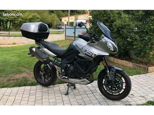 A VENDRE MOTO TRIUMPH