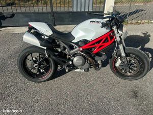 DUCATI MONSTER 796