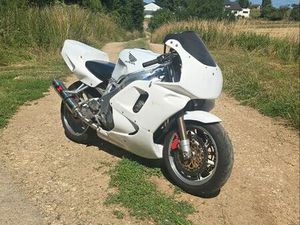 CBR 900 93 PISTE OU ROUTE